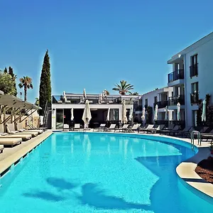 Aparthotel Queen Residences &